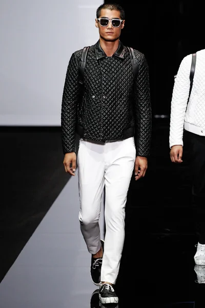 Look 18